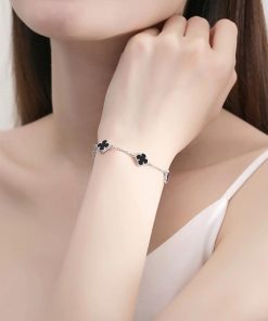 lắc bạc hoa