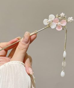 Trâm Cài Tóc Cổ Trang – 1 Nét Đẹp Tinh Hoa Giao Thoa Giữa Hiện Đại & Cổ Điển
